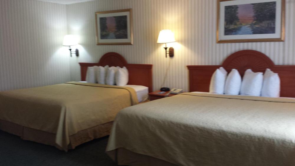 Double Room with Two Double Beds - Non-Smoking interior